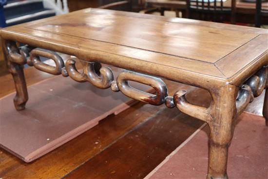 A pair of Chinese hongmu kang tables, 19th century L.76cm